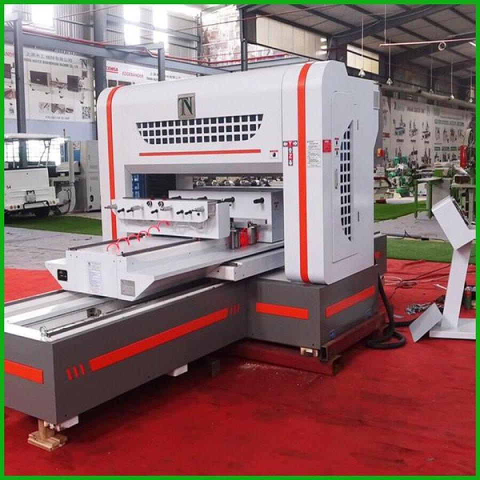 MÁY CNC GIA CÔNG GỖ MÁY CNC GIA CÔNG GỖ