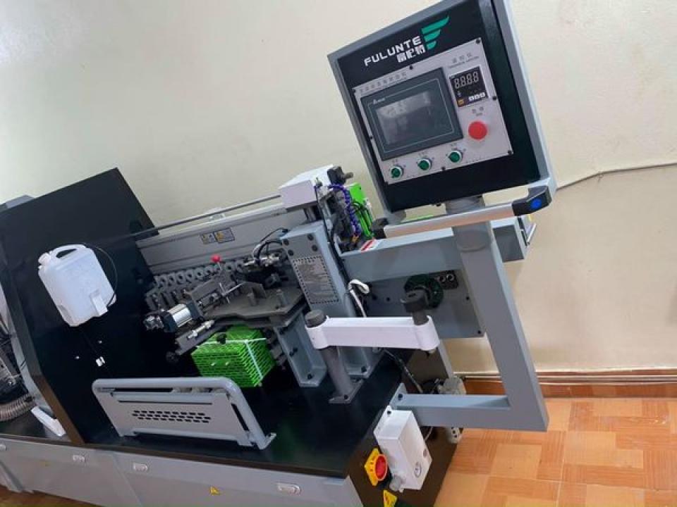 Máy dán cạnh Máy dán cạnh