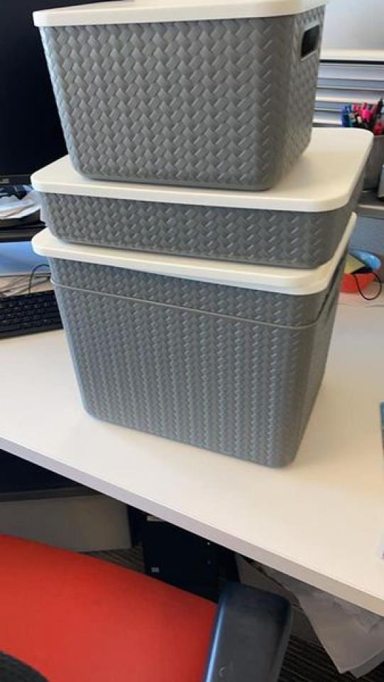 E tìm nhà sản xuất Storage bins bằng nhựa có nắp xuất Mỹ E tìm nhà sản xuất Storage bins bằng nhựa có nắp xuất Mỹ