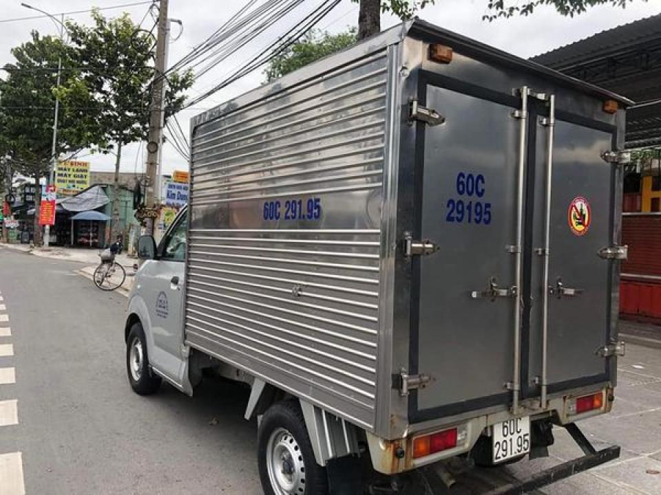 Suzuki 2015 loại 750kg thùng kín, Chay chuẩn 31000. 1 chủ Suzuki 2015 loại 750kg thùng kín, Chay chuẩn 31000. 1 chủ